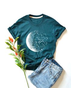 ✿ WELCOME TO MY SHOP ✿ More Shirt ► https://www.etsy.com/shop/igetherproject Material : Cotton 100% Sleeve length : Short sleeve Women Fit. Printed with eco-friendly water-based inks. Quality: Premium T-Shirt ** Size : T-shirts Asia fits, please ensure size before purchase on listing, ** After washing, there may be a slight shrinkage of about 1 inch of the shirt. ■ WASHING INSTRUCTIONS ■ Turn garment inside out. Hand wash. Lay flat to dry. Do not bleach/dry-clean Do not iron directly onto the pr T Shirt Painting Ideas Creative, Bohemian Print Dress, Moon Tshirt, Shirts Outfit, Moon T Shirt, T Shirt Painting, Moon Shirt, Shirts Women Fashion, Cute Jackets