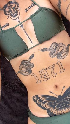 Linear Tattoos, Herren Hand Tattoos, Font Tato, Tato Minimal, Belly Tattoo, Stomach Tattoos, Hot Tattoos