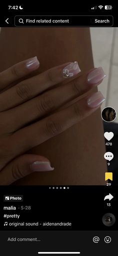 Nail Ideas For Your Real Nails, Squared Medium Length Nails, Simple Nails No French Tip, Nude Nails With Accent Nail, Med Length Nails, Simple Short Acrylic Nail Ideas, Short Latina Nails, Short Cute Acrylic, Nail Art Designs Square Nails