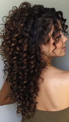 Hair Styal, Venus Of Willendorf, Curly Braids, Curly Wedding Hair, Talcum Powder, Fashion Drawing Dresses, Hair Braiding, Bridesmaid Hairstyles, Casual Cap