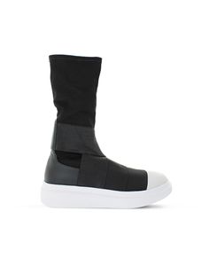 The EDGE® Midmask sneaker has an upper made of Lycra with detail in rubber, patented elastic bands, removable cork insole, rubber reinforcement on the heel and Eva sole. It is a soft and lightweight sneaker suitable for leisure use. Modern Slip-on High-top Sneakers For Streetwear, Modern High-top Slip-on Sneakers For Streetwear, High-top Slip-on Sneakers With Rubber Sole For Light Sports, High-top Slip-on Sneakers With Rubber Sole For Casual Sports, Urban Style Slip-on High-top Sneakers With Boost Midsole, Modern Slip-on High-top Sneakers For Sports, Functional Slip-on Sneakers With Textured Sole For Streetwear, Modern High-top Slip-on Sneakers With Contrast Sole, Textured Sole Slip-on Sneakers For Streetwear