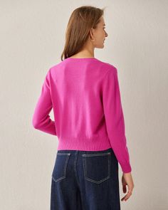 Type: Women's Sweater. Material: 100%  A-Grade Mongolian Cashmere.   Features:  The classic V-neck design adds a touch of elegance, making it suitable for both casual and formal occasions. Its shorter length provides a trendy twist, allowing you to showcase your fashion-forward sensibilities.  Whether you're pairing it with high-waisted jeans for a modern look or layering it over a dress for a touch of sophistication, our V-Neck Short Cashmere Sweater is the perfect blend of style and comfort. E Fitted Cashmere Sweater, How To Wash Silk, Cozy Scarf, Timeless Wardrobe Staples, Sweater For Women, Elegant Updo, Women Pink, Loose Jeans, Oversized Style