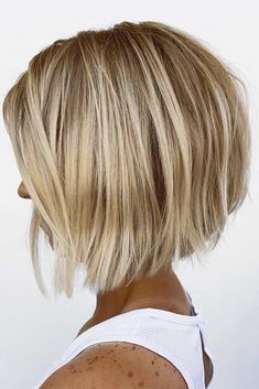 Blonde A Line, Short Haircuts For Round Faces, Line Bob, Short Hairstyles For Round Faces, Short Hair Cuts For Round Faces, A Line Bob, Haircuts For Round Faces, Best Short Hairstyles, Easy Hairstyles For Medium Hair