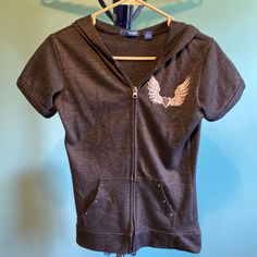 Nwot Like An Angel Vintage Juniors Large Short Sleeved Hoodie With Matching Capri Pants. Gray With White Angel Wings And Rhinestones. Super Cute!! #5 Short Sleeve Hoodies, White Angel Wings, Kitty Clothes, Hello Kitty Clothes, White Angel, Short Sleeve Hoodie, Vintage Hoodies, Tie Dye Hoodie, An Angel