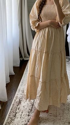 Dress Fits Aesthetic, Modest Womens Dresses, Feminine Modest Dresses, Modest Homemaker Outfit, Modest Mom Outfits Summer, Modest Dress Aesthetic, Dress Modest Outfits, Modest Curvy Outfits, Homemaker Dress