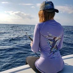 Women's V-neck Offshore Performance Fishing shirt - KnottyTails Deep Sea Fishing Outfit, Women Fishing Outfit, Casual Sporty Outfits, Solar Protection, Southern Outfits, Offshore Fishing, Elegant Girl, Fishing Girls, Performance Leggings