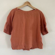 100% Linen Boxy Short Sleeve Top Blouse Round Neck Orange Size Xs - Small Items Are Preowned, Not Brand New. May Contain Rips/Tears/Holes/Piling/Fraying/Fading/Smells. See Pictures Before Buying. I’m Pleased To Answer Any Questions You May Have. Please Send All Offers Through Offer Link. Twist Shirt, Slouchy Top, Royal Blue Blouse, Safari Shirt, Rayon Blouse, Polka Dot Shorts, White Button Down Shirt, White Chiffon, Bell Sleeve Blouse