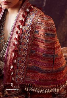 Indie Chic, Embroidery Hoop Wall Art, Potli Bag, Indian Saree Blouses Designs, Tarun Tahiliani, Potli Bags, Handwork Embroidery Design, Party Wear Indian Dresses, Indian Designer Outfits