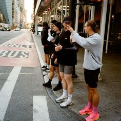 Male Running Aesthetic, Running Aesthetics Men, Men’s Running Aesthetic, Men’s Gym Outfits Aesthetic, Training Outfit Men, Hybrid Athlete, Running Outfit Men