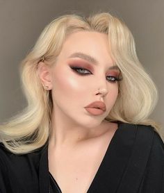 Extreme Make-up, Kohl Kajal, Sultry Makeup, Red Dress Makeup, Edgy Makeup, Makeup Eye Looks, Creative Makeup Looks, Eye Makeup Art, Prom Makeup