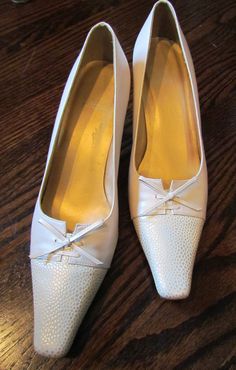 These Stuart Weitzman shoes are in beautiful condition.  Rare find! Size - 7 Cream Slip-on Heels For Formal Events, Womens Pumps, Shoes Size 7, Stuart Weitzman Shoes, Womens Heels, Pump Shoes, Stuart Weitzman, Women's Pumps, Shoes Women Heels