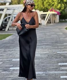 Black Outfit Summer Party, End Of Summer Outfits 2024, Black Dress Beach Outfit, Black Slip Dress Outfit Formal, Black Dress Outfit Summer, Summer Black Dress Outfit, Black Outfit Summer, Black Summer Outfits, Fashion Fails