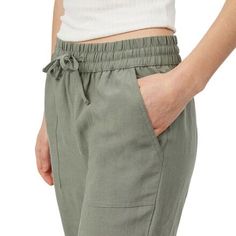 Linen joggers with an elastic waistband -- and pockets. Seriously. Our Thruline Pant is here to make your day a little bit breezier, and a whole lot more sustainable. Linen Joggers, Women Pants Casual, Make Your Day, Casual Pants, Casual Women, Pants For Women, Make Your, Elastic, Clothes For Women