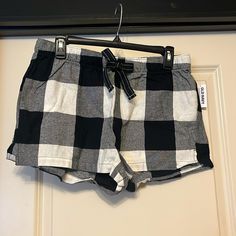 Old Navy Plaid Sleep Shorts Never Worn - New With Tags Size Medium Black Short Pants For Loungewear, Black Cotton Pajama Shorts With Elastic Waistband, Black Sleep Bottoms Short Length, Black Short Sleep Bottoms, Black Cotton Pajama Shorts For Loungewear, Casual Black Sleepwear With Elastic Waistband, Black Cotton Sleepwear Short Length, Black Cotton Short Length Sleepwear, Black Cotton Short-length Sleepwear