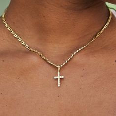 Gifts 4 Her! The Diamond Cross exemplifies elite craftsmanship and attention to detail, making it one of our most popular pieces. This micro sized pendant is sleek and will accentuate any fit. Gold Diamond Cross Necklace, Tiger Pendant, Diamond Cross Necklaces, Accesories Jewelry, Razzle Dazzle, Gold Cross Necklace, Diamond Cross Pendants, Vs Diamond, Diamond Cross