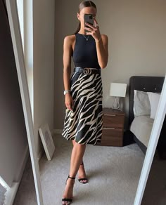 Rok Outfit, Zebra Print Skirt, Work Places, Summer Office Outfits, Summer Office, Lounge Outfit, Business Outfits Women, Office Outfits Women