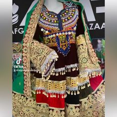 Afghan Women Dress Its Size M/L New Perfect Condition ! Afghan Women, Afghan Dress, Afghan Dresses, Women Dress, Second Hand Clothes, Red Green, Womens Dresses, Green, Red