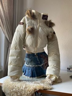 Winter Outfits Aesthetic, 2000s Clothes, Model Outfit, Fashion D, 90s Fashion Outfits, 2000s Fashion Outfits, Cute Jackets, Style Streetwear