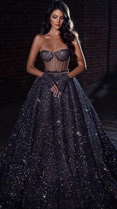 #falltime #falldress #promdresses #trendy #outfits #fashionoutfits #hairtrends #hairstyles #trendyhair #trendyhairstyles #fallaesthetic #fallchic #fallvibes #aesthetic #aestheticvibes #girllife #enjoylife #autumn #autumnfashion #luxury #luxuriouslifestyle #girlboss #woman Black Starry Sky, Strapless Evening Gowns, Classy Prom Dresses, Best Prom Dresses, Fancy Wedding Dresses, Fancy Dresses Long, Unique Prom Dresses, Prom Dress Inspiration