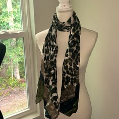 Absolutely Gorgeous, Leopard Print Silk Scarf, The Military, Green, Mixed With Hues Of Black Tan And Cream Makes This An Absolute Statement Piece. Vince Leather Jacket, Cheetah Scarf, Cheetah Print Outfits, Scarf Trends, Beer Poster, Boucle Jacket, Leopard Print Scarf, Printed Silk Scarf, Striped Scarves