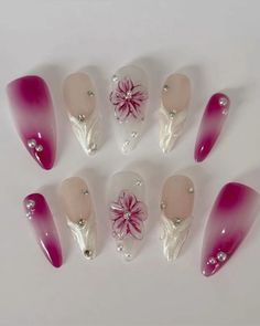 Nails, nail inspo, flower nails, summer nails, pink nails, white nails, medium lenth nails Debs Nails, Bts Nails, Grad Nails, Magenta Nails, Mail Ideas, Summery Nails, Really Cute Nails, Soft Nails, Nails Pink