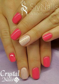 Solid Color Nail Combos, Revel Nail Tips And Tricks, Coral Dip Nails With Design, Coral Manicure Ideas, Spring Nail Colors 2023 Gel, Nails Coral Color, Fun Dip Nails, Coral Nail Designs, Coral Gel Nails