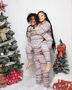 Matching Pjs With Boyfriend Christmas, Matching Pajamas For Couples Christmas Pictures, Matching Pajamas Black Couples, Matching Pjs For Couples Christmas, Couple Pjs, Matching Christmas Pajamas Couples, Christmas Pictures Outfits