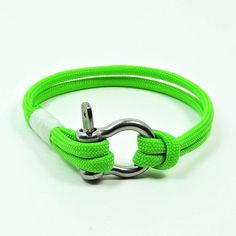 Neon Green Nautical Shackle Bracelet Mystic Knotwork Paracord Projects Diy, Primitive Survival, Paracord Diy, Paracord Knots, Nautical Bracelet, Kayak Accessories, Paracord Projects, Green With Envy, White Wax