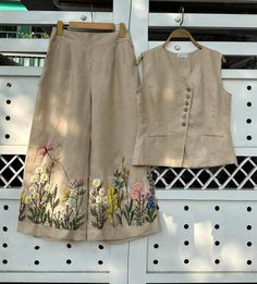 Kurta Top, Clothes Embroidery Diy, Side Belt, Kurti Designs Party Wear, Designer Dresses Casual, Quick Outfits, 자수 디자인, Stylish Dress Book, Easy Trendy Outfits