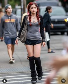 Swaggy Outfits Summer, Punk Show Outfits, Alternative Fashion Summer, Summer Alt Outfits, Time Traveler Outfit, Feminine Punk, Girlboss Outfits, Xmen Oc, Emo Summer