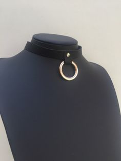 Choker Necklace with hanging metal O ring, made from Genuine Leather Choker width: 0.55 inches (1,4 cm); outer diameter ring: 1.38 in (3.5 cm) Choker length: you can choose lenth size from drop down menu. The choker on the picture is 13.3858 inches (34 cm). For better result, please send your neck Unique Choker, O Ring Choker, Elegant Choker, Leather Accessories Handmade, Choker Handmade, Choker Silver, Choker Black, Handmade Chokers, Leather Chokers