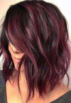 Pelo Color Vino, Red Hair Color Shades, Younger Hair, Fall Hair Color Trends, Latest Hair Color, Brunette Balayage, Hair Color Shades, Hair Color Purple