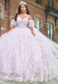 Make all your dreams come true with this breathtaking Tiffany Quinceanera gown 26043. Astonishing ball gown features a v neckline with detailed straps and is accompanied by detachable cap sleeves. Quinceanera Collection, Dress Quinceanera, Quince Decorations, Corset Dress Prom, Quinceanera Dress, Ball Gown Skirt, Cape Sleeves, Sweetheart Dress, Tulle Gown