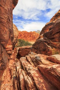 the rocks are very large and narrow in this area