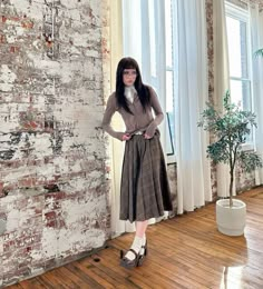 Librarian Core Outfit, Dark Academia Long Skirt, Nora Fawn Outfits, Officecore Fashion, Nora Outfit, Goth Librarian, Nora Core, Dark Academia Fits