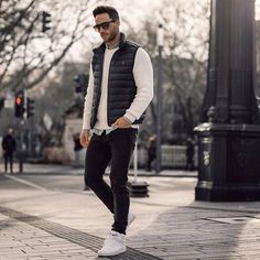 Casual Vest Outfits, Winter Vest Outfits, Men Vest Outfits, Jaket Motor, Vest Outfits Men, Mens Fall Outfits, Mens Winter Fashion Outfits, Chaleco Casual