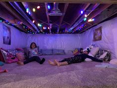 Attic Hangout Room, Cozy Chill Room, Sleepover Bedroom, Shed Hangout Ideas, Shed Hangout, Sesh Room, Crawl Space Ideas, Chilling Room, Hangout Room Ideas