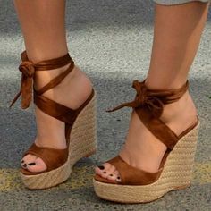 Wedged Sandals, Toe Post Sandals, Cute Heels, Shoes Heels Wedges, Casual Heels, Mehandi Designs, Fabulous Shoes, Lace Up Sandals