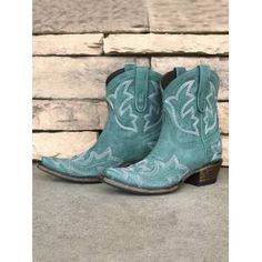 Mid Calf Cowboy Boots, Low Heel Leather Boots, Sam Hunt, Cowboy Ankle Boots, Leather Cowgirl Boots, Boot Bling, Nashville Trip, Boots Are Made For Walking