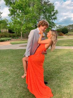 Orange And Grey Prom Couple, Orange Dress Prom, Formal Poses For Couples, Prom Pictures Couples Aesthetic, Prom Dates Couples, Prom Date Poses, Formal Pics