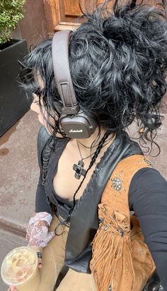 Curly Black Hair Aesthetic, Black Headphones Outfit, Headphones Hairstyle, Pale Person, Alt Hair, History Nerd, Hair Stylies, Black Liner, Dye My Hair