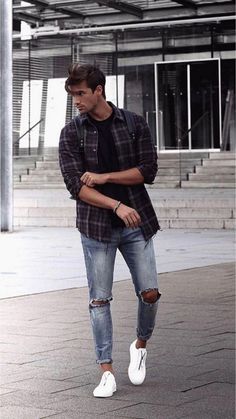 Mens Clothing Styles Casual Summer, Trendy Street Style Outfits, Black Outfit Men, Spring Outfits Men, Flannel Outfits, Mens Casual Outfits Summer, Hipster Man, Outfit Jeans, Trendy Street Style