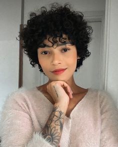 Short Curly Hair With Bangs Square Face, Short Curly Hair For Oval Face, Curly Pixie Cuts Round Face Curls, Short Curly Layered Bob, Very Short Curly Hair, Curling Hairstyles, Curly Hair Pixie, Puffy Hair, Curly Pixie Hairstyles