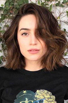 Cute Messy Hairstyles, V Cut Hair, Shoulder Length Haircuts, V Hair, Wavy Bob Hairstyles, Short Hair Trends, Shoulder Length Hair Cuts, 짧은 머리, Cute Hairstyles For Short Hair