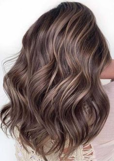 Level 4 Brunette Hair, Ash Brown Hair With Subtle Highlights, Ashy Beige Hair, Mushroom Bronde, Hair Necessities, Balayage Hair Color Ideas, Highlight Hair, Long Hair Waves, Balayage Hair Color