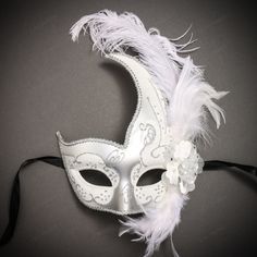 Venetian Costume, Prom Dresses Masquerade, Masks Halloween, Mascara Carnaval, Venetian Carnival Masks, White Masquerade Mask, Mask White, Prom Mask, Mardi Gras Costumes