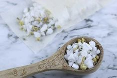 Diy Bath Recipes, Diy Bath Tea, Dry Skin Remedy, Bath Recipes Diy, Bath Tea Recipe, Lavender Diy, German Chamomile Essential Oil, Milk Baths, Bath Diy