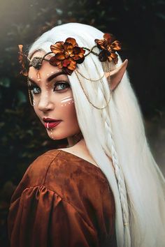 Fairy makeup More Elven Cosplay, Halloweenský Makeup, Elf Costume, Fairy Makeup, Fantasias Halloween, An Elf, Halloween Make Up, Fairy Costume, Fantasy Makeup