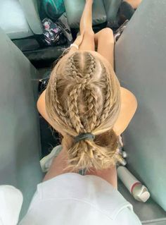 Fun Sport Hairstyles, Basketball Gameday Hairstyles, Crazy Volleyball Hairstyles, Basketball Braids Hairstyles, Cool Volleyball Hairstyles, Powder Puff Hairstyles, Game Day Hair Basketball, Braided Athletic Hairstyles, Cute Wrestling Hairstyles