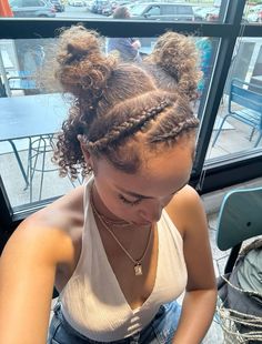 French Braid And Bun Hairstyle, Braided Curly Hairstyles, Curly Braided Hairstyles, Quick Curly Hairstyles, Natural Hair Bun Styles, Mixed Curly Hair, Quick Natural Hair Styles, Cute Curly Hairstyles, Dyed Hair Inspiration